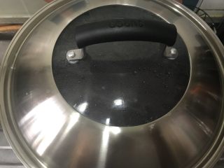 27、一天家双色凉皮➕肉夹馍????,马上盖上锅盖，用透明锅盖