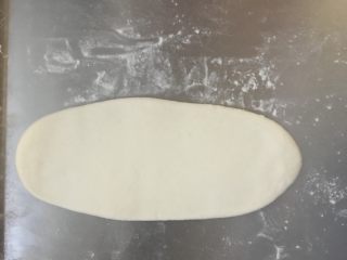 35、一天家双色凉皮➕肉夹馍????,醒发好面团排气后擀成牛舌状