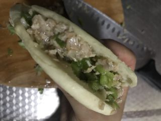60、一天家双色凉皮➕肉夹馍????,切开饼皮