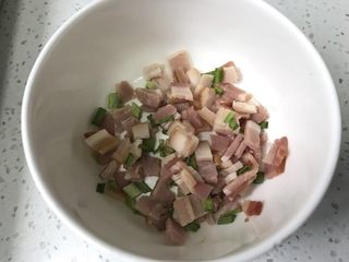 13、堡尔美克鸡蛋披萨杯,14、培根和香葱切碎