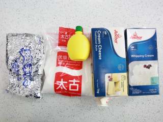 7、黑骑士面包,准备奥利奥奶油奶酪夹心馅