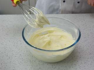 11、黑骑士面包,搅拌均匀。