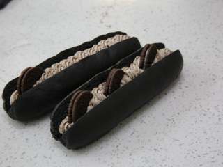 22、黑骑士面包,放些奥利奥饼干装饰