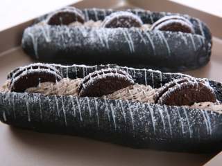 26、黑骑士面包,漂亮美味可口的“黑骑士奥利奥芝士夹心面包”，吃一口非常满足！