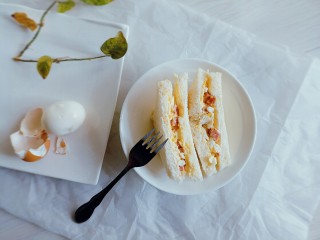 17、腊肠鸡蛋沙拉三明治,好了，早餐做好了