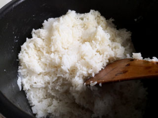 1、大米披萨,准备好米饭