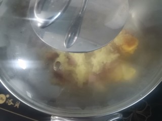 10、披萨,盖上盖子中火15分