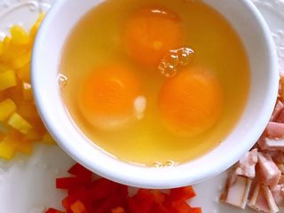 4、披萨,培根切碎，洋葱切丁