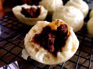 13、老面豆沙包,老面表皮加上自制豆沙，真的太美味了！