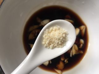 12、醋泡花生米,少许鸡精