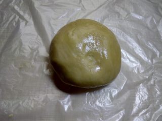 5、古筝情韵,面团用保鲜袋封好,静置醒3个小时左右。