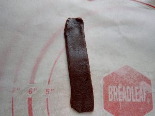 10、古筝情韵,可可面团擀薄,呈长方形。