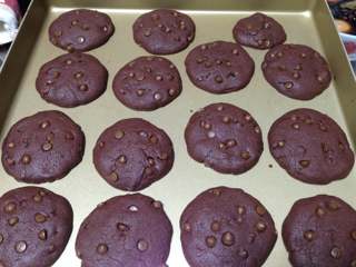 8、年味――趣多多可可曲奇,出炉，完全冷却后取下，密封保存