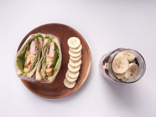 20、创意培根鲜虾鸡蛋三明治,超级美味的三明治，自己动手试试吧～