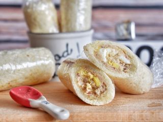 16、快手早餐，金枪鱼糖果吐司卷,切开看看，快手美味！