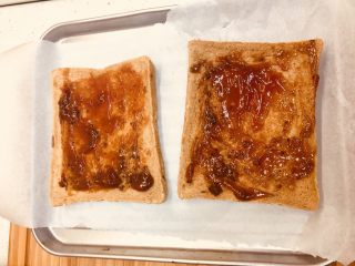 3、吐司披萨,抹开