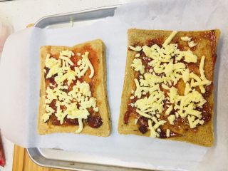 4、吐司披萨,加芝士