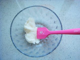 4、卡通冰皮月饼,看不到干粉即可。