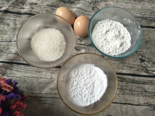 2、＃甜味＃挂粉手指饼干,准备好所有的材料