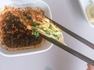 16、饺皮双层饼,调个小料蘸着吃