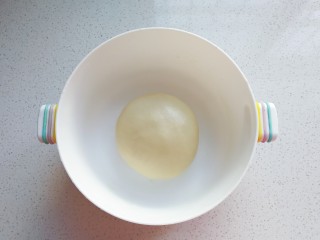 3、万圣节~蜘蛛饼干,然后捏成团,成团即可,不要死揉;