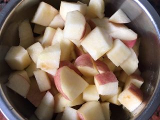 3、沙拉粽,苹果切丁