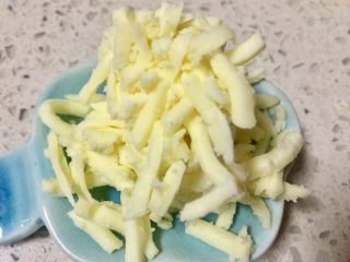 14、披萨~不一样的重奶酪拉丝披萨,准备奶酪20克第一层奶酪