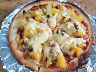 8、黄桃披萨,烤箱上下火烤15分钟左右