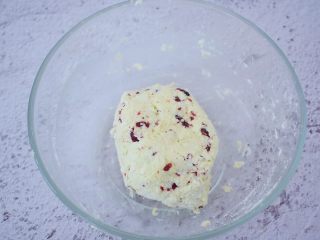 7、酸奶棒,再用手揉成面团