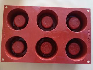 7、蓝色梦幻杯子蛋糕,7.模具刷一层玉米油