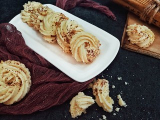 23、提拉米苏曲奇饼干,放凉了以后吃一个,香酥美味,入口即化