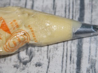 16、黄油原味曲奇,装入裱花袋