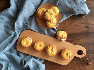 17、棉花糖淋酱夹心曲奇饼干,成品图。