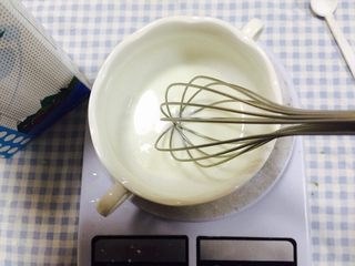 4、花样曲奇,手抽搅匀至盐化