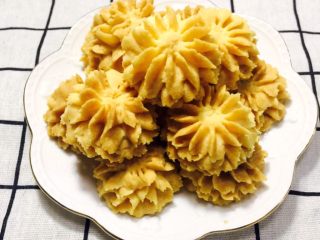 20、花样曲奇,原味的粉比例是：高筋面粉：低筋面粉-6:10