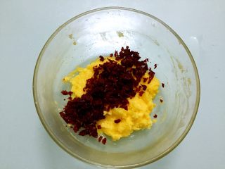 7、蔓越莓饼干,加入蔓越莓碎