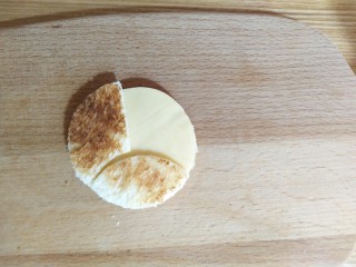 13、卡通瓢虫三明治,摆放翅膀