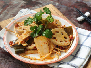 14、凉拌菜,酸辣开胃的凉拌菜上着啦,用它代替晚饭减肥效果超级棒!