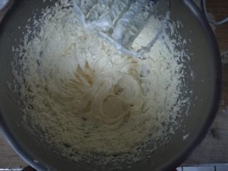 4、网红辣味曲奇,打发好的黄油状态。