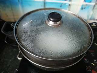 7、不用洗面的快手凉皮,热水上锅蒸2分钟左右