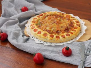 22、花边披萨,23.喷香的披萨就烤好了。