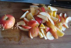 2、水果批萨,二发的同时处理水果，沙果切成小块