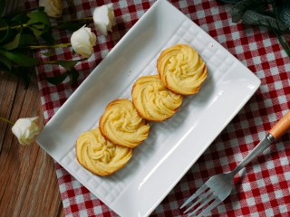 15、黄油曲奇,成品图来一张。