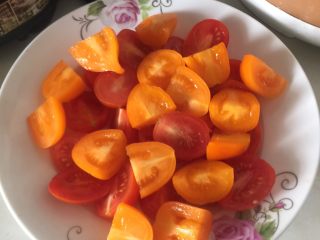 15、芒果披萨,小番茄。