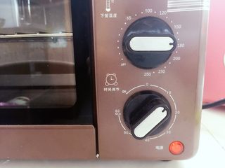 12、香葱味苏打饼干,烤箱预热180度10min