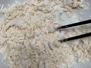 8、芝心土豆泥素菜披萨,筷子搅拌成棉絮状。