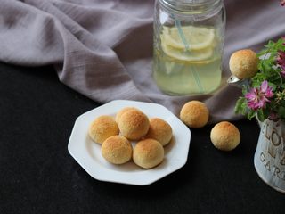 14、黄金椰蓉球,椰香味很浓郁