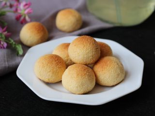 15、黄金椰蓉球,金灿灿的真好看