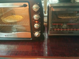 14、佛卡恰面包,烤箱200度20分钟