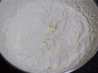 12、fiuff棉花糖淋面蛋糕,淡奶油加棉花糖打发